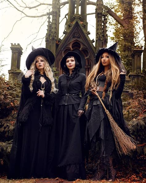Witchy Fashion Blogs and Influencers: Where to Find Inspiration Online